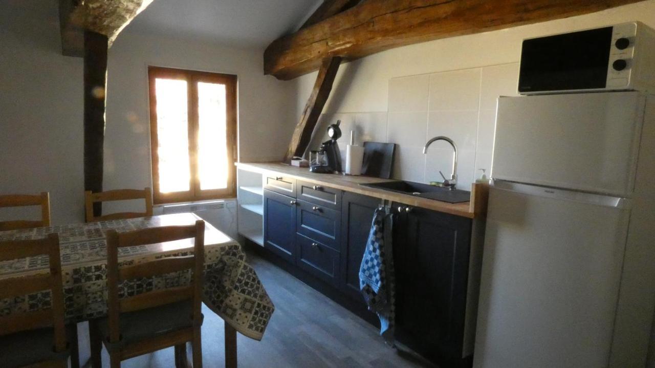 Chatrou Chatelraould-Saint-Louvent Exterior foto